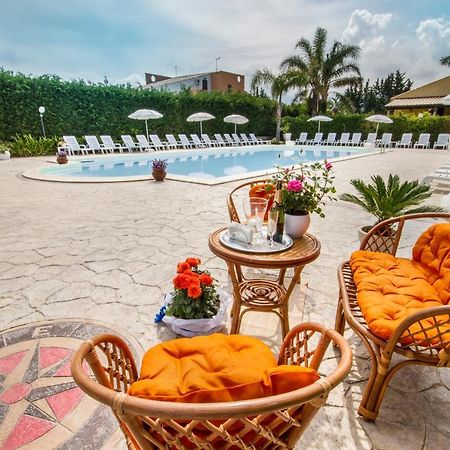 Casa Vacanza Paradise Vicino Cefalu Con Servizio Di Piscina A 3 Chilometri Apartment Campofelice Di Roccella Exterior foto