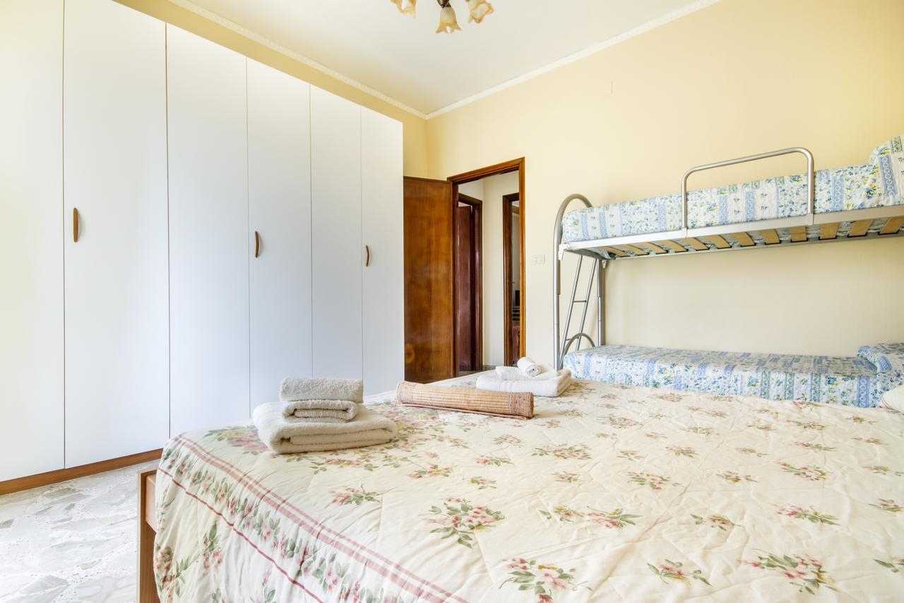 Casa Vacanza Paradise Vicino Cefalu Con Servizio Di Piscina A 3 Chilometri Apartment Campofelice Di Roccella Exterior foto