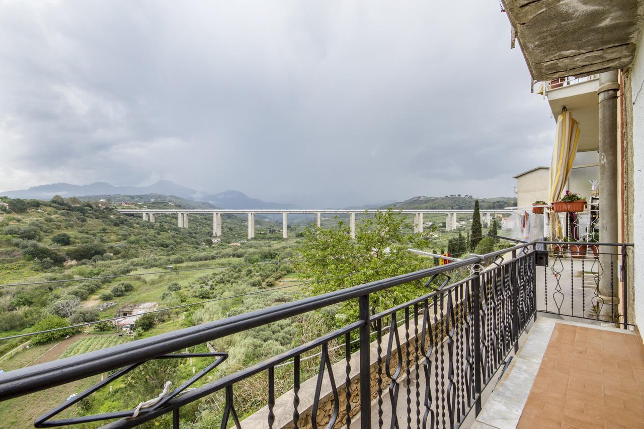 Casa Vacanza Paradise Vicino Cefalu Con Servizio Di Piscina A 3 Chilometri Apartment Campofelice Di Roccella Exterior foto