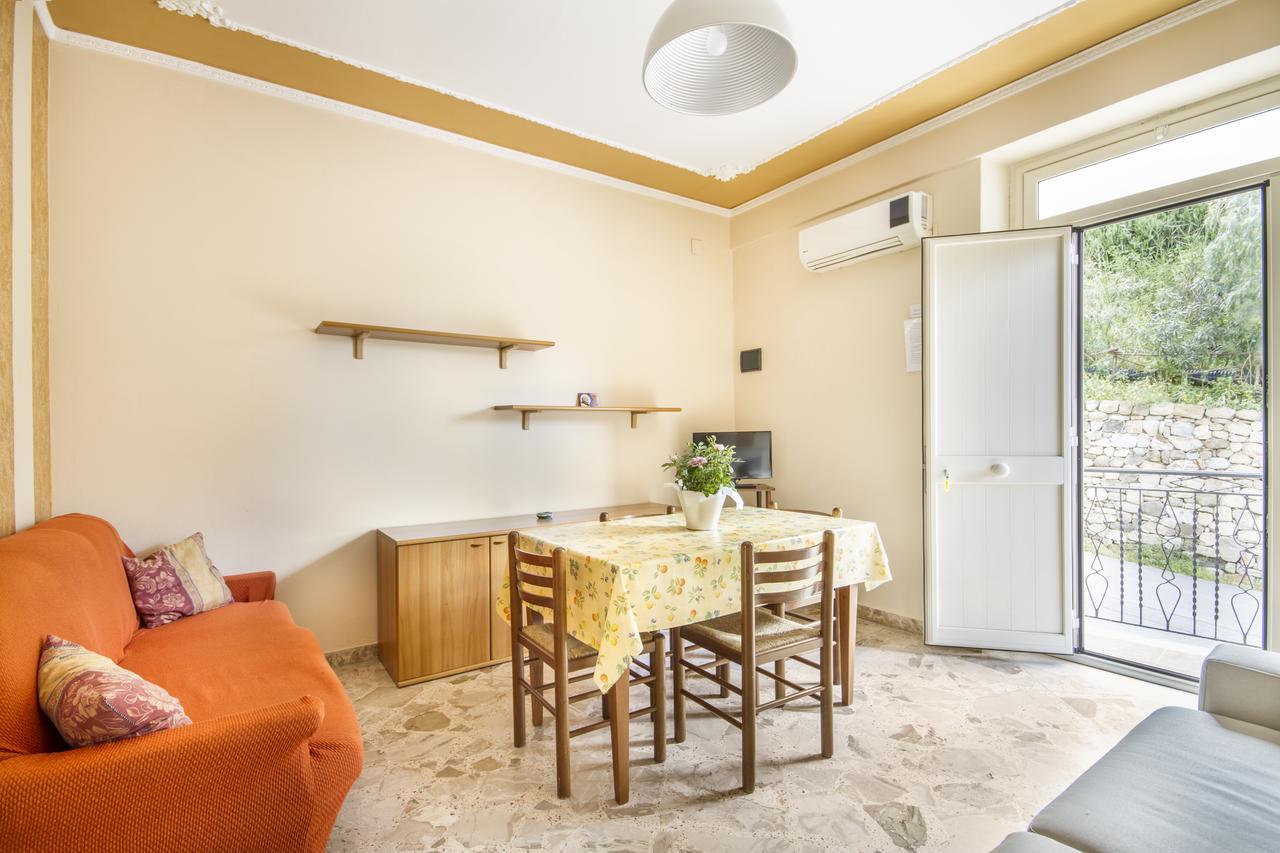 Casa Vacanza Paradise Vicino Cefalu Con Servizio Di Piscina A 3 Chilometri Apartment Campofelice Di Roccella Exterior foto