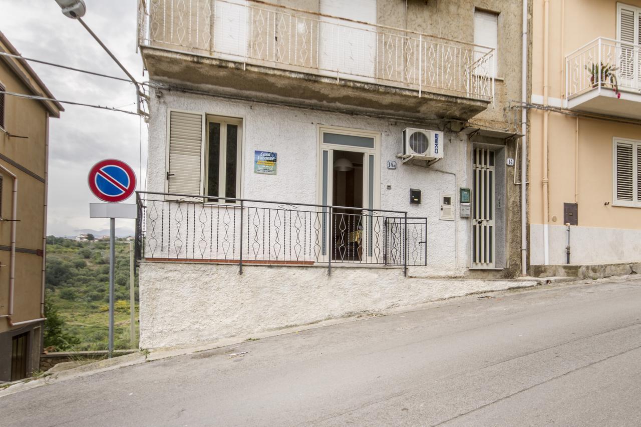 Casa Vacanza Paradise Vicino Cefalu Con Servizio Di Piscina A 3 Chilometri Apartment Campofelice Di Roccella Exterior foto
