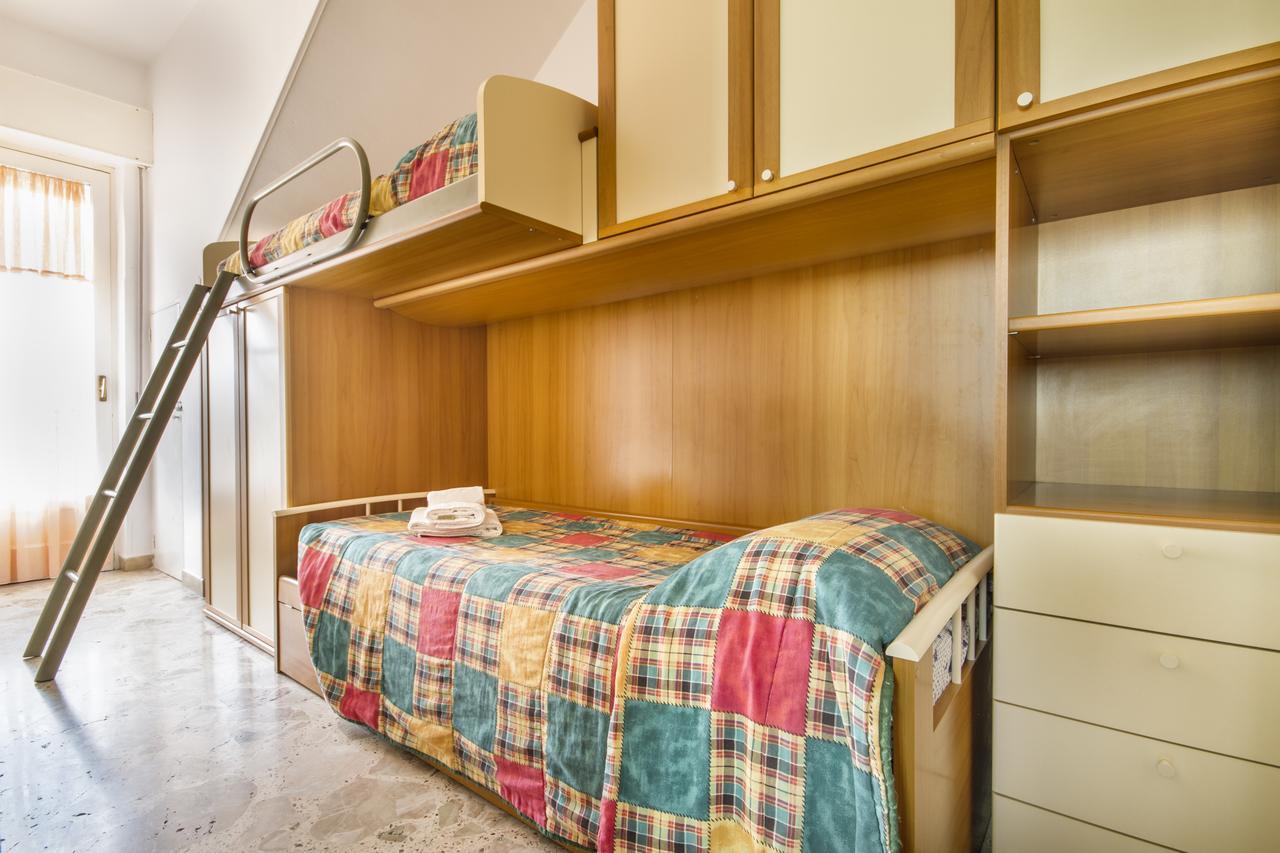 Casa Vacanza Paradise Vicino Cefalu Con Servizio Di Piscina A 3 Chilometri Apartment Campofelice Di Roccella Exterior foto